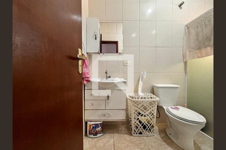 Casa à venda com 80m², 2 quartos e 2 vagas Casa à venda com 80m², 2 quartos e 2 vagasBanheiro