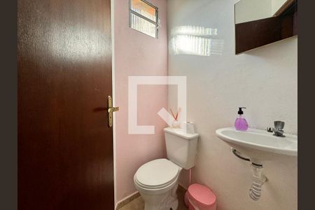 Casa à venda com 80m², 2 quartos e 2 vagas Casa à venda com 80m², 2 quartos e 2 vagasLavabo