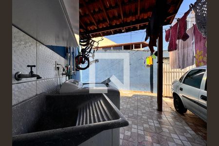 Casa à venda com 80m², 2 quartos e 2 vagas Casa à venda com 80m², 2 quartos e 2 vagasLavanderia