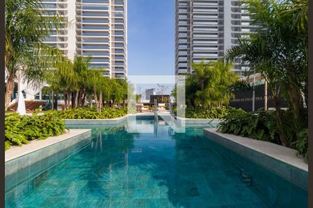 Apartamento à venda com 186m², 4 quartos e 3 vagas Apartamento à venda com 186m², 4 quartos e 3 vagasÁrea comum - Piscina