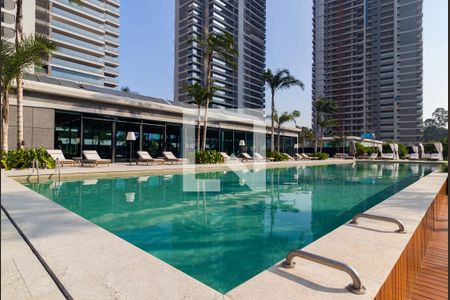 Apartamento à venda com 186m², 4 quartos e 3 vagas Apartamento à venda com 186m², 4 quartos e 3 vagasÁrea comum - Piscina