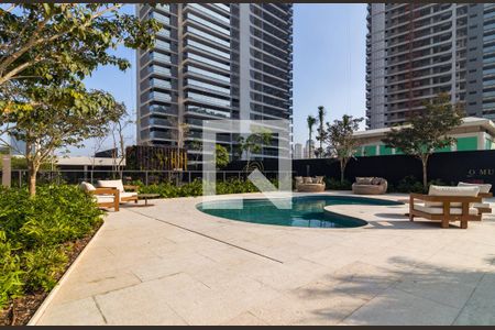 Apartamento à venda com 186m², 4 quartos e 3 vagas Apartamento à venda com 186m², 4 quartos e 3 vagasÁrea comum - Piscina