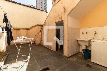Casa à venda com 200m², 10 quartos e sem vaga Casa à venda com 200m², 10 quartos e sem vagaQuintal - Piso Térreo