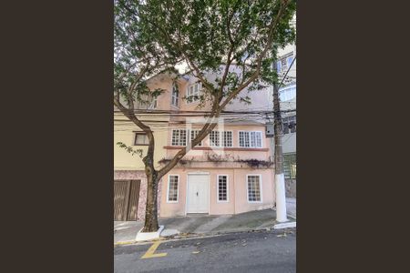 Casa à venda com 200m², 10 quartos e sem vaga Casa à venda com 200m², 10 quartos e sem vagaFachada