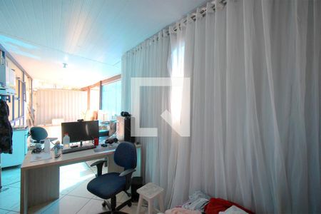 Casa à venda com 240m², 6 quartos e 8 vagasGaragem / galpão