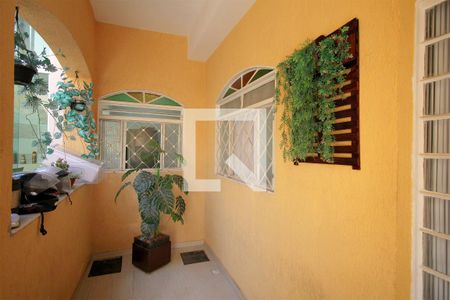 Casa à venda com 240m², 6 quartos e 8 vagasVaranda coberta