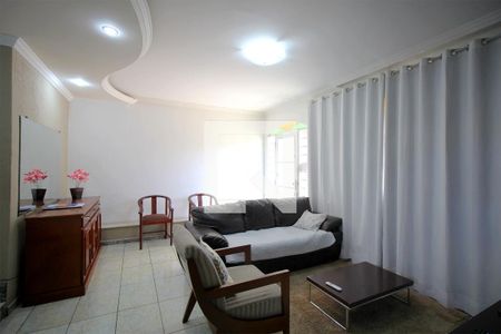 Casa à venda com 240m², 6 quartos e 8 vagasSala – casa 2