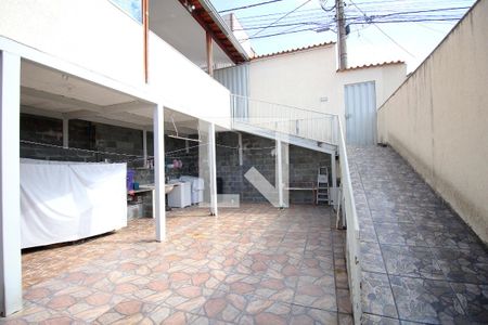 Casa à venda com 240m², 6 quartos e 8 vagasVaranda / Serviço
