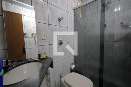 Casa à venda com 240m², 6 quartos e 8 vagasBanheiro da Suíte – casa 2