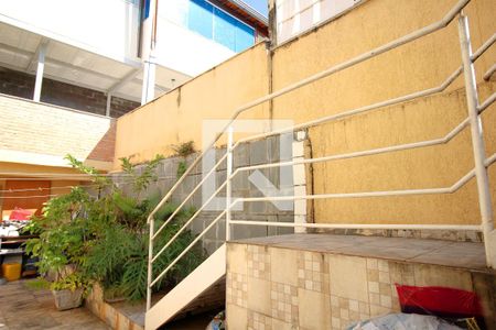 Casa à venda com 240m², 6 quartos e 8 vagasVaranda / Serviço