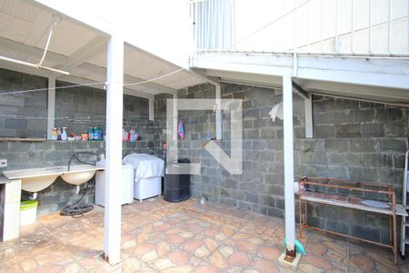 Casa à venda com 240m², 6 quartos e 8 vagasVaranda / Serviço