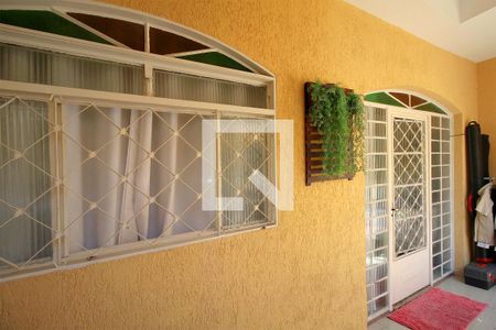 Casa à venda com 240m², 6 quartos e 8 vagasVaranda coberta