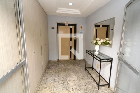 Apartamento para alugar com 55m², 2 quartos e 1 vagaHall social