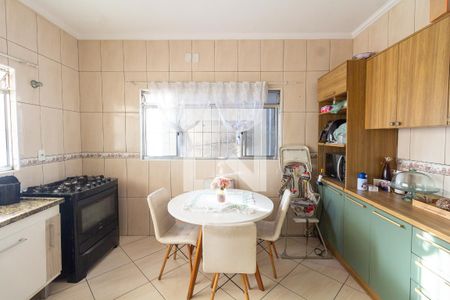 Casa à venda com 174m², 3 quartos e 2 vagas Casa à venda com 174m², 3 quartos e 2 vagasCozinha