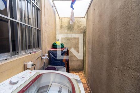 Casa à venda com 174m², 3 quartos e 2 vagas Casa à venda com 174m², 3 quartos e 2 vagasÁrea de serviço