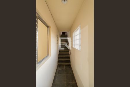 Casa à venda com 336m², 3 quartos e 6 vagas Casa à venda com 336m², 3 quartos e 6 vagasEscada