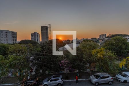 Casa à venda com 336m², 3 quartos e 6 vagas Casa à venda com 336m², 3 quartos e 6 vagasVista