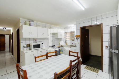 Casa à venda com 336m², 3 quartos e 6 vagas Casa à venda com 336m², 3 quartos e 6 vagasCozinha