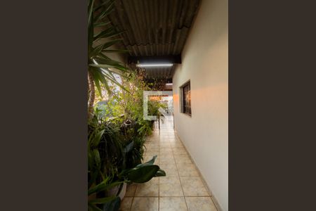 Casa à venda com 336m², 3 quartos e 6 vagas Casa à venda com 336m², 3 quartos e 6 vagasCorredor