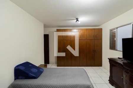 Casa à venda com 336m², 3 quartos e 6 vagas Casa à venda com 336m², 3 quartos e 6 vagasQuarto