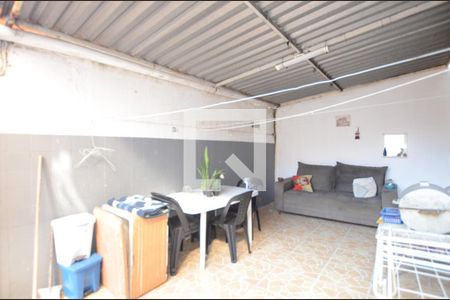 Apartamento à venda com 115m², 2 quartos e sem vagaQuintal