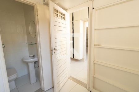 Apartamento à venda com 130m², 4 quartos e 1 vaga Apartamento à venda com 130m², 4 quartos e 1 vagaQuarto de Serviço