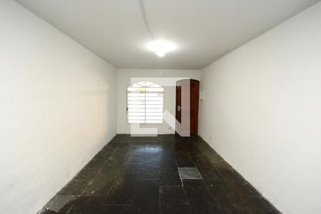 Sala de casa para alugar com 3 quartos, 92m² em Conjunto Residencial Sabará - Campo Grande, São Paulo