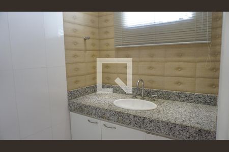 Casa de condomínio à venda com 563m², 6 quartos e 4 vagasBanheiro Suite Empregada