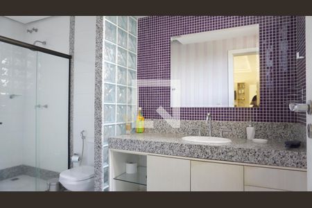 Casa de condomínio à venda com 563m², 6 quartos e 4 vagasBanheiro - Suite 3