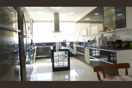 Casa de condomínio à venda com 563m², 6 quartos e 4 vagasCozinha