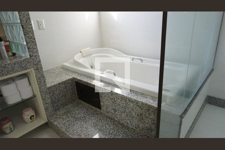 Casa de condomínio à venda com 563m², 6 quartos e 4 vagasBanheiro - Suite 5