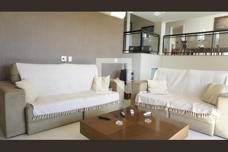 Casa de condomínio à venda com 563m², 6 quartos e 4 vagasSala de TV