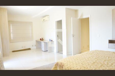 Casa de condomínio à venda com 563m², 6 quartos e 4 vagasSuite 2