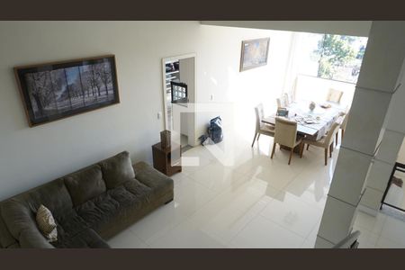 Casa de condomínio à venda com 563m², 6 quartos e 4 vagasSala 2