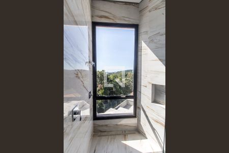 Casa de condomínio à venda com 540m², 4 quartos e 4 vagasBanheiro da Suíte 1