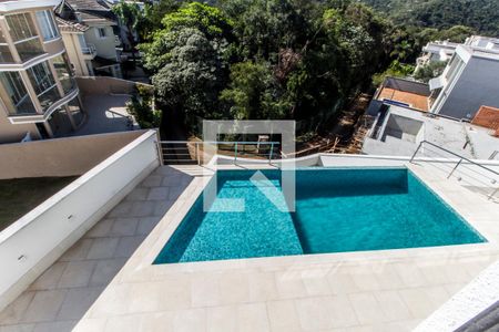 Casa de condomínio à venda com 540m², 4 quartos e 4 vagasVista da Suíte 3