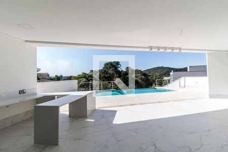 Casa de condomínio à venda com 540m², 4 quartos e 4 vagasVista
