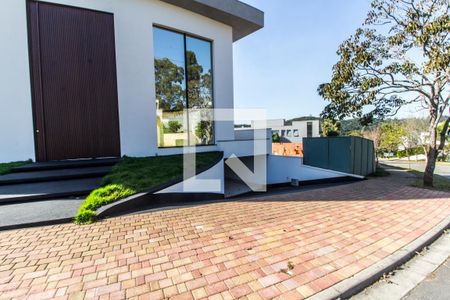 Casa de condomínio à venda com 540m², 4 quartos e 4 vagasVista da Rua