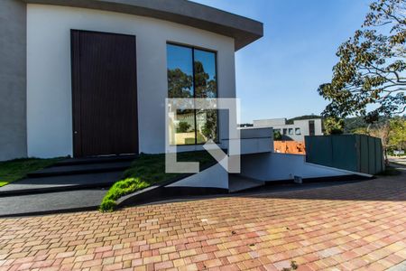 Casa de condomínio à venda com 540m², 4 quartos e 4 vagasVista da Rua