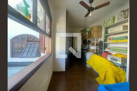 Casa de condomínio à venda com 150m², 3 quartos e sem vaga
