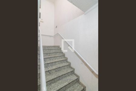 Apartamento à venda com 194m², 2 quartos e 2 vagas Apartamento à venda com 194m², 2 quartos e 2 vagasEscada