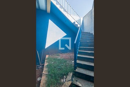 Apartamento à venda com 194m², 2 quartos e 2 vagas Apartamento à venda com 194m², 2 quartos e 2 vagasEscada