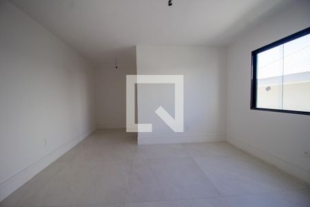 Casa à venda com 860m², 6 quartos e 4 vagasSuíte 4