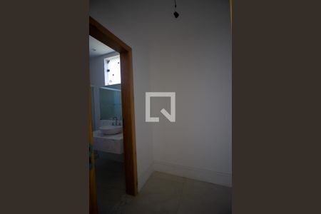 Casa à venda com 860m², 6 quartos e 4 vagasCloset da Suíte 2