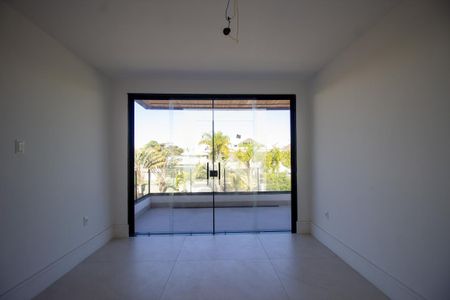 Casa à venda com 860m², 6 quartos e 4 vagasSuíte 2