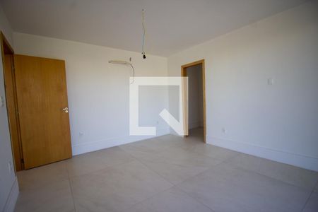 Casa à venda com 860m², 6 quartos e 4 vagasSuíte 3