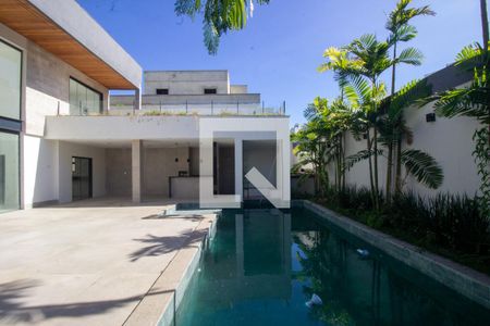 Casa à venda com 860m², 6 quartos e 4 vagasPiscina