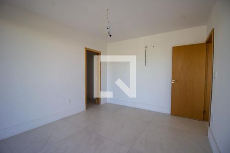 Casa à venda com 860m², 6 quartos e 4 vagasSuíte 2