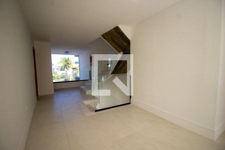 Casa à venda com 860m², 6 quartos e 4 vagasHall do Segundo Andar