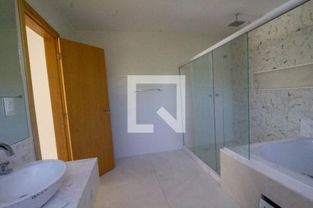 Casa à venda com 860m², 6 quartos e 4 vagasBanheiro da Suíte 5